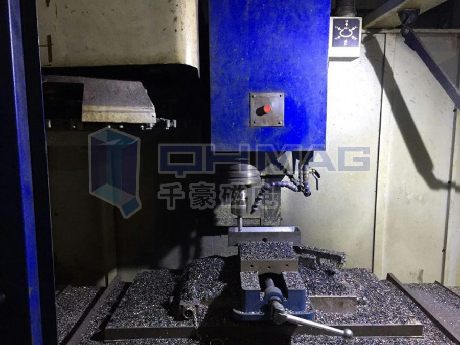 快速工裝夾具-電永磁吸盤應(yīng)用于加工中心的意義 快速工裝夾具-電永磁吸盤應(yīng)用于加工中心的意義