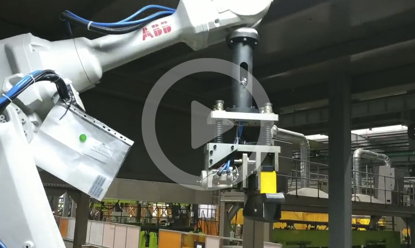 (視頻)機器人吸盤夾具應用于自動化汽車零配件生產線 (視頻)機器人吸盤夾具應用于自動化汽車零配件生產線