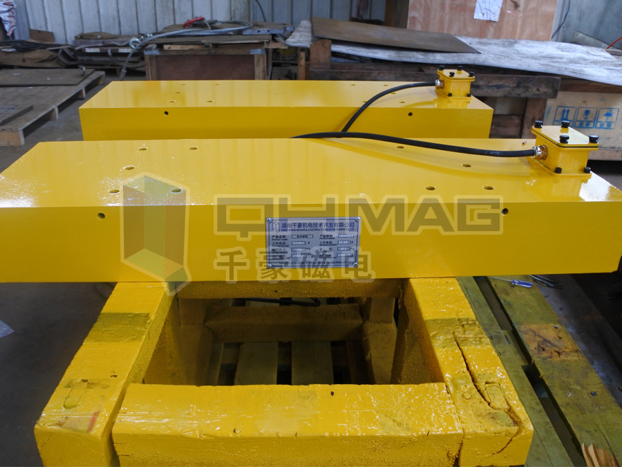 最新出貨--老客戶回購5臺鋼管吊裝電永磁鐵 最新出貨--老客戶回購5臺鋼管吊裝電永磁鐵