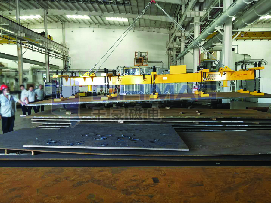 又一臺搬運鋼板電永磁鐵調試成功(千豪磁電) 又一臺搬運鋼板電永磁鐵調試成功(千豪磁電)