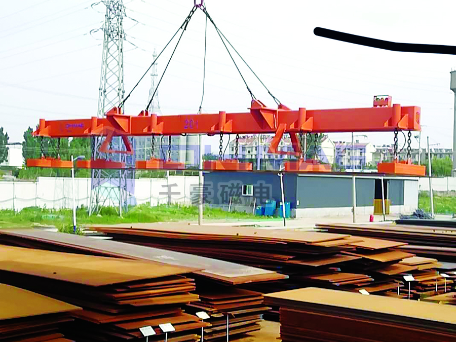 鋼板起重吊裝想要更安全？換上電永磁吊具吧！