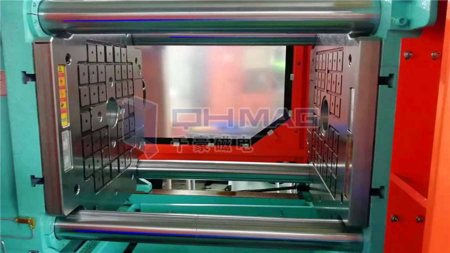 小噸位注塑機有必要安裝磁力模板嗎? 小噸位注塑機有必要安裝磁力模板嗎?