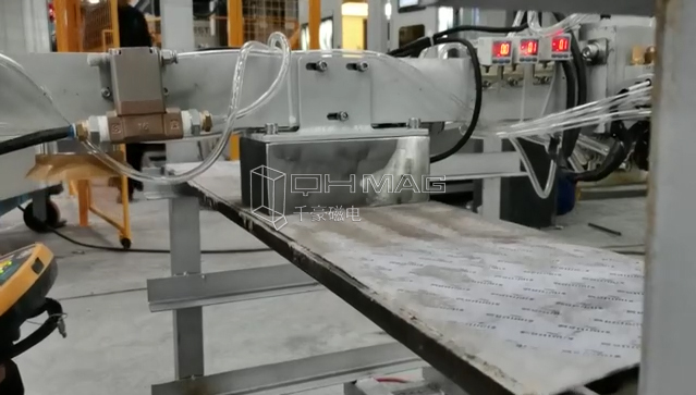 機械手電永磁鐵穩固吊運3mm氣隙板料