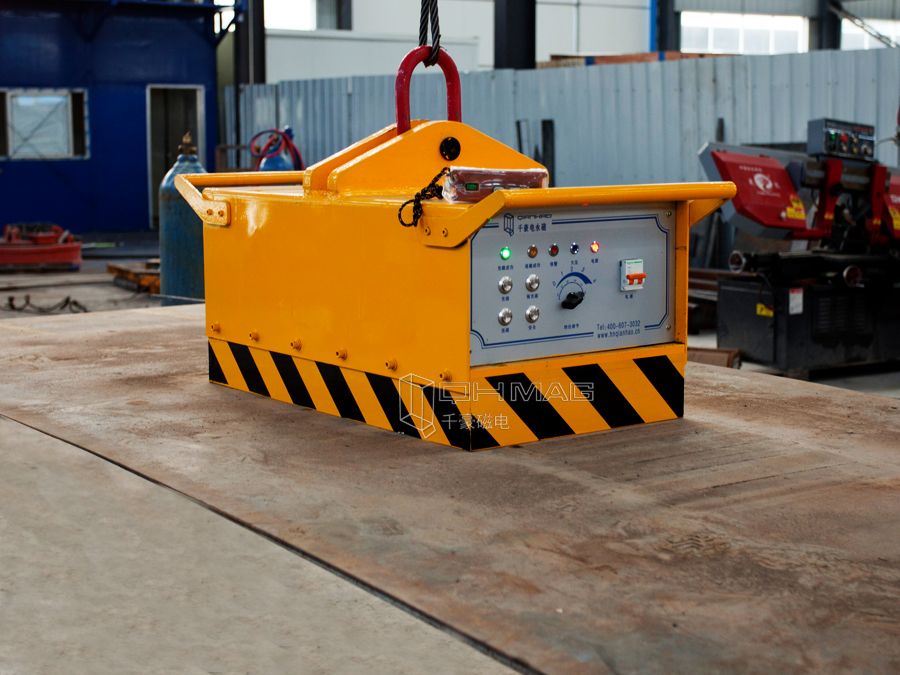 無電源環境下起吊鋼板用什么？充電式電永磁起重器