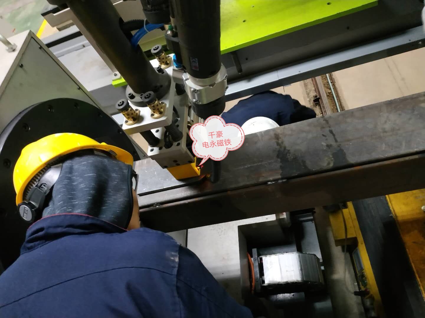 機器人夾持解決方案—電永磁鐵自動化夾具 機器人夾持解決方案—電永磁鐵自動化夾具