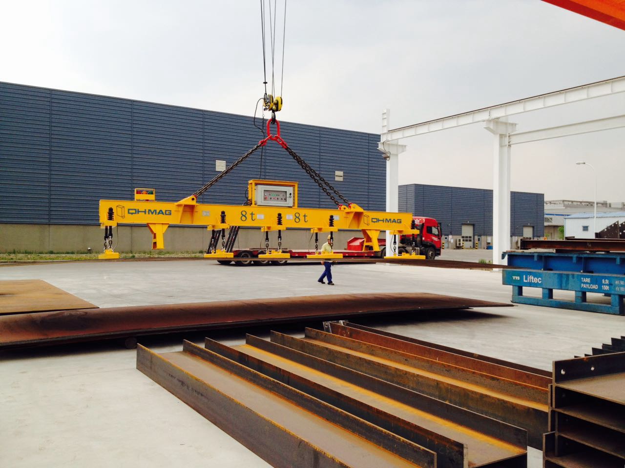 問鋼板吸盤吊具價(jià)格,先弄清這些參數(shù)(千豪快訊) 問鋼板吸盤吊具價(jià)格,先弄清這些參數(shù)(千豪快訊)