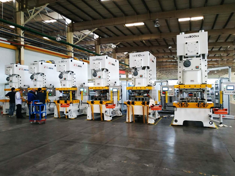 千豪磁力模板在沖壓機上的創新應用與優勢 千豪磁力模板在沖壓機上的創新應用與優勢